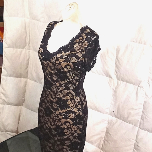 Low cut sleeveless mini by Liberty Love - Picture 2 of 5